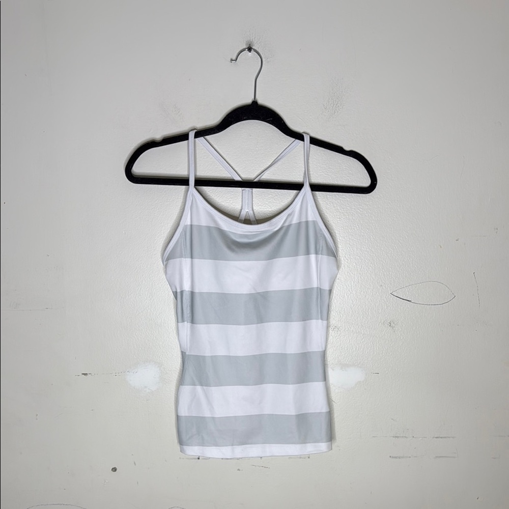 Old Navy Active Polyester Blend Striped Gray and White Women's Top Size Small